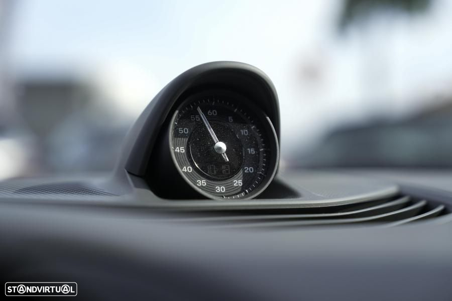Porsche Taycan 4S bateria Performance Plus - 15