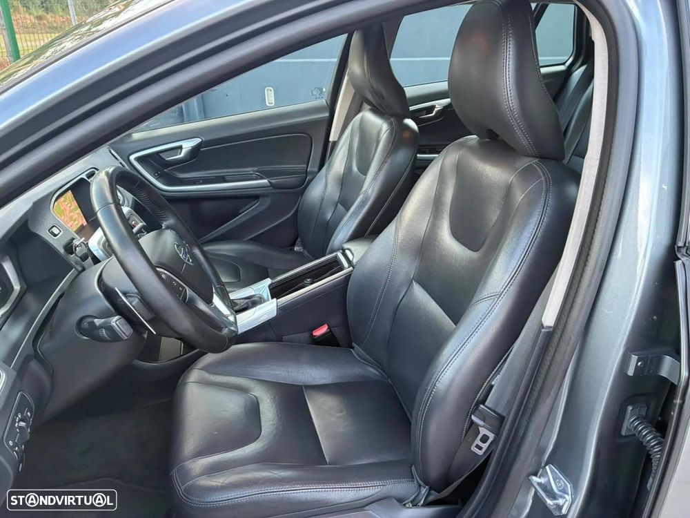 Volvo V60 Cross Country 2.0 D3 Summum Geartronic - 11