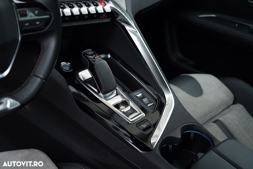 Peugeot 3008 PHEV EAT8 GT Pack - 13