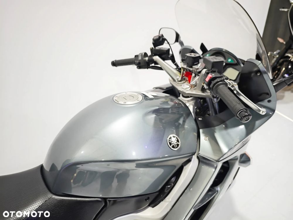 Yamaha FJR - 11