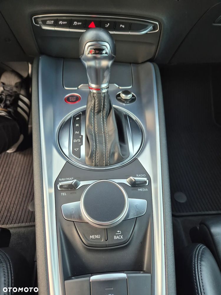 Audi TT S Coupé - 13