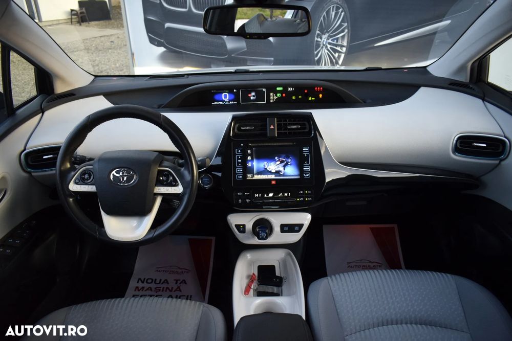 Toyota Prius (Hybrid) Sol Plus - 8