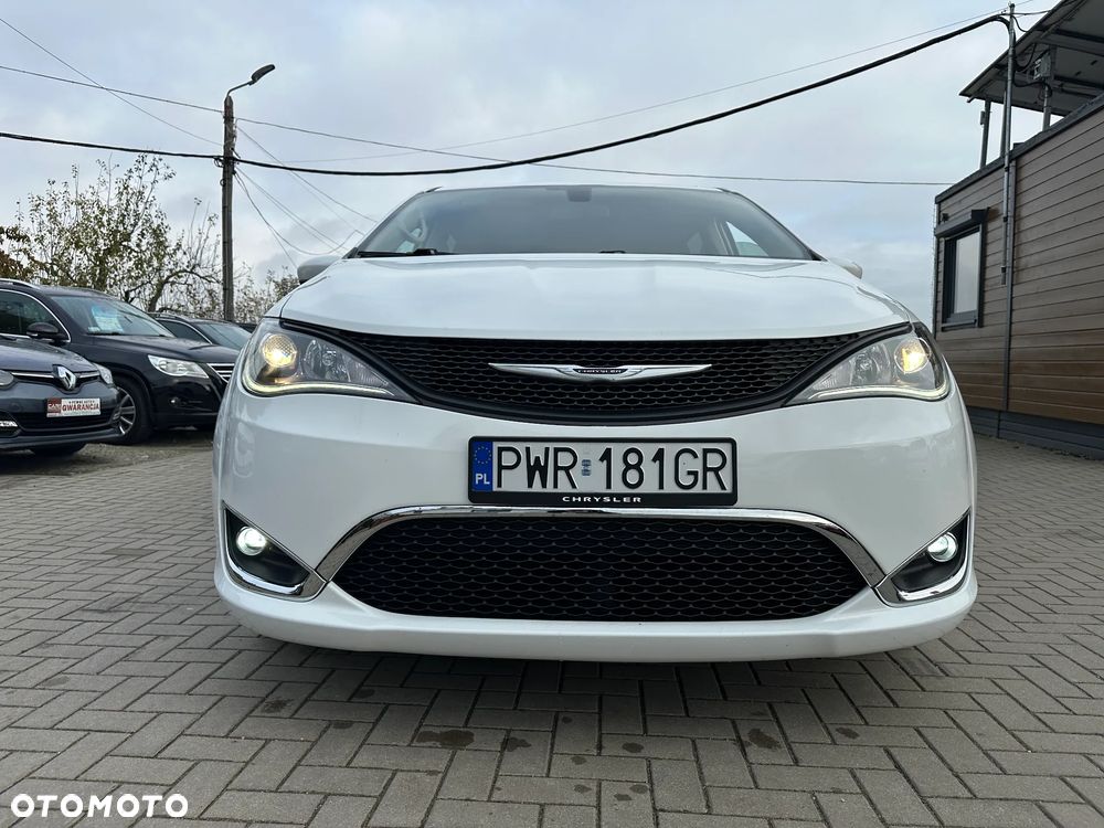 Chrysler Pacifica - 38