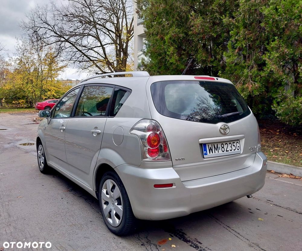 Toyota Corolla Verso - 4