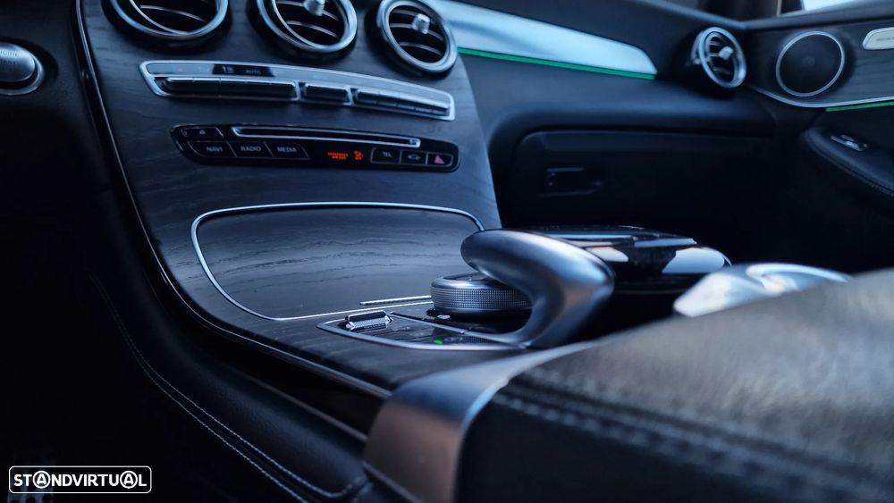 Mercedes-Benz GLC 250 d 4Matic 9G-TRONIC AMG Line - 35