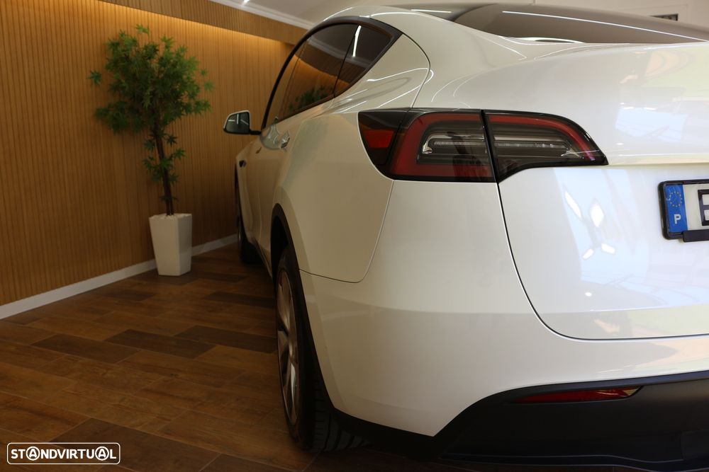 Tesla Model Y Long Range Tração Integral - 32