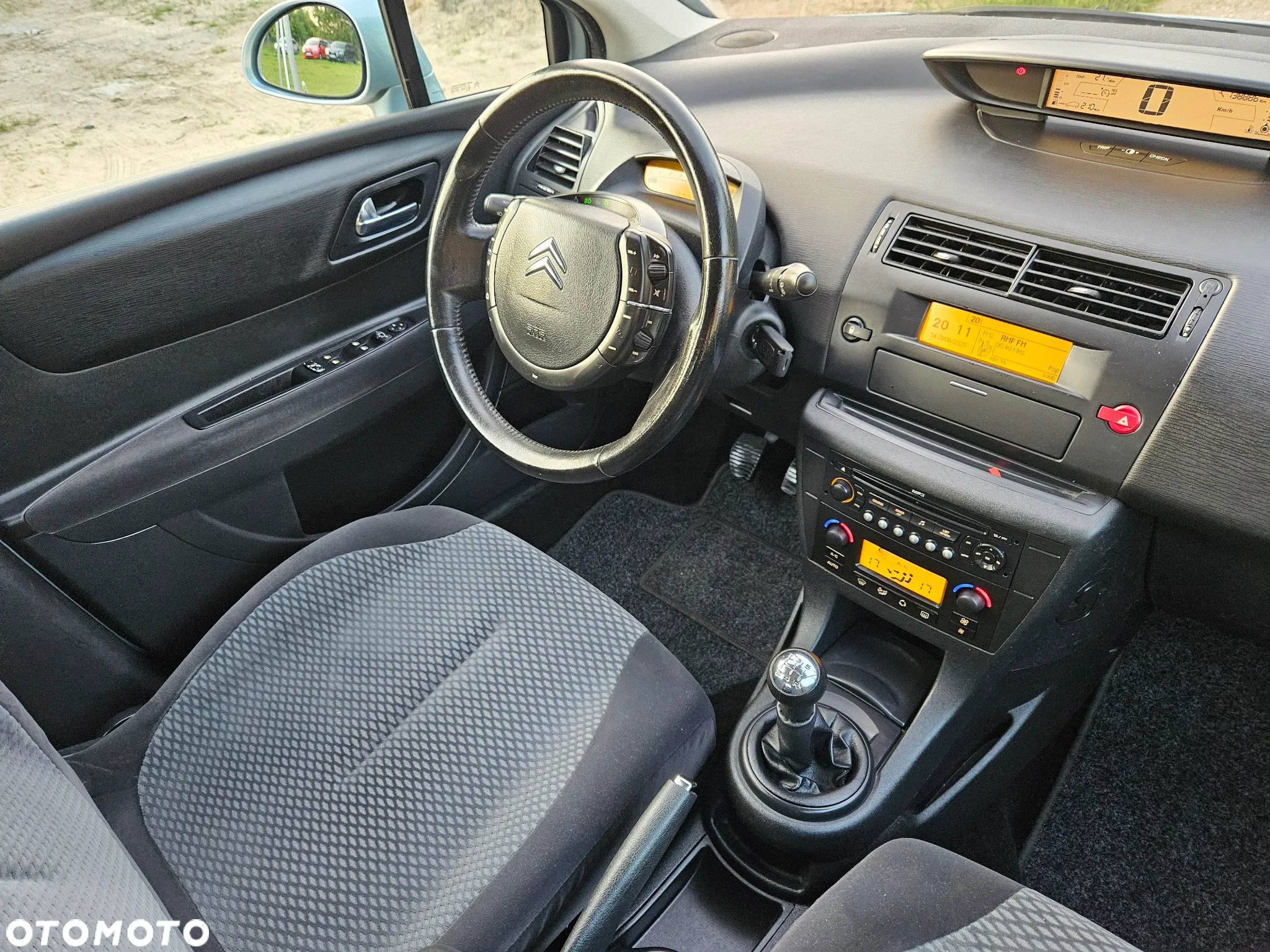 Citroën C4 1.6 16V Confort - 33