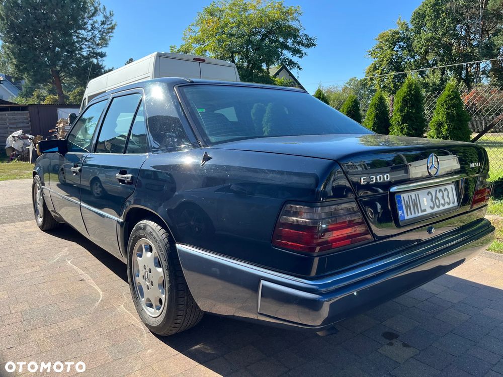 Mercedes-Benz Klasa E 300 D - 4