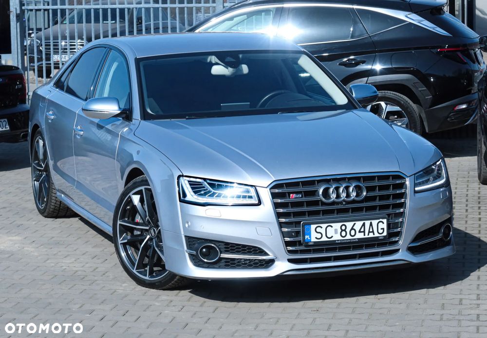 Audi S8 Plus - 41