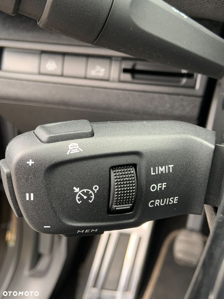 Peugeot 5008 1.5 BlueHDi GT S&S - 28