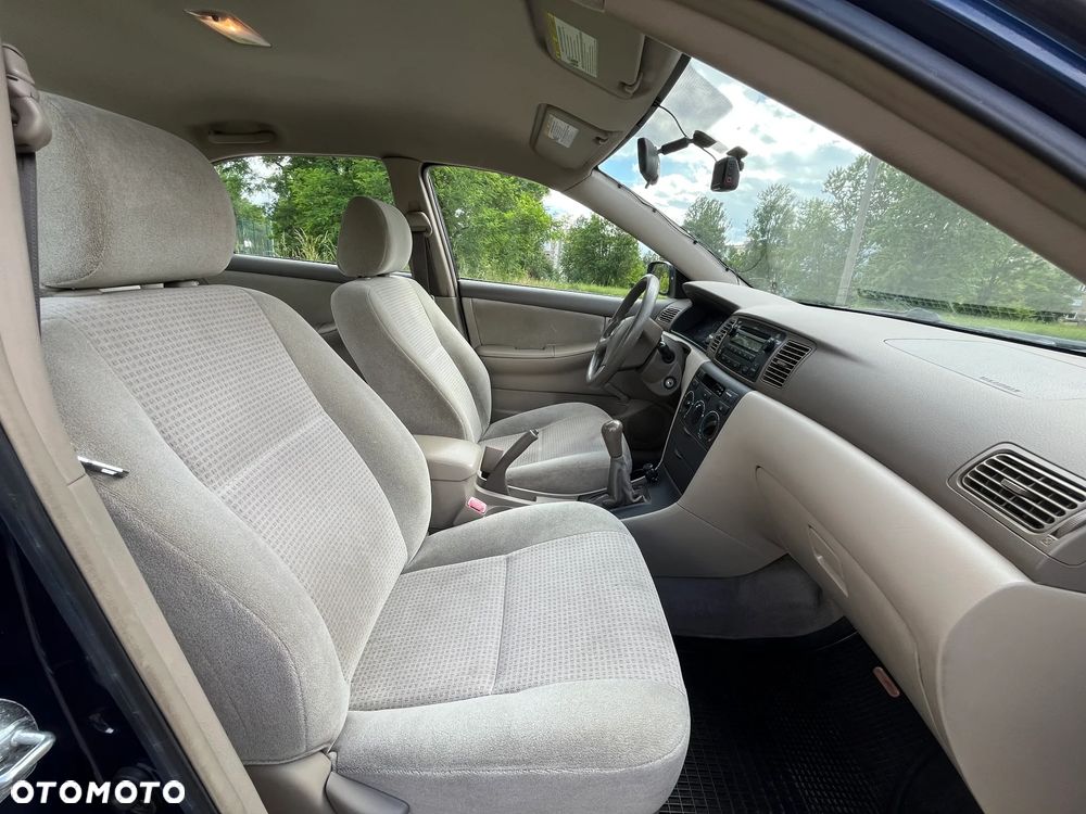 Toyota Corolla - 24