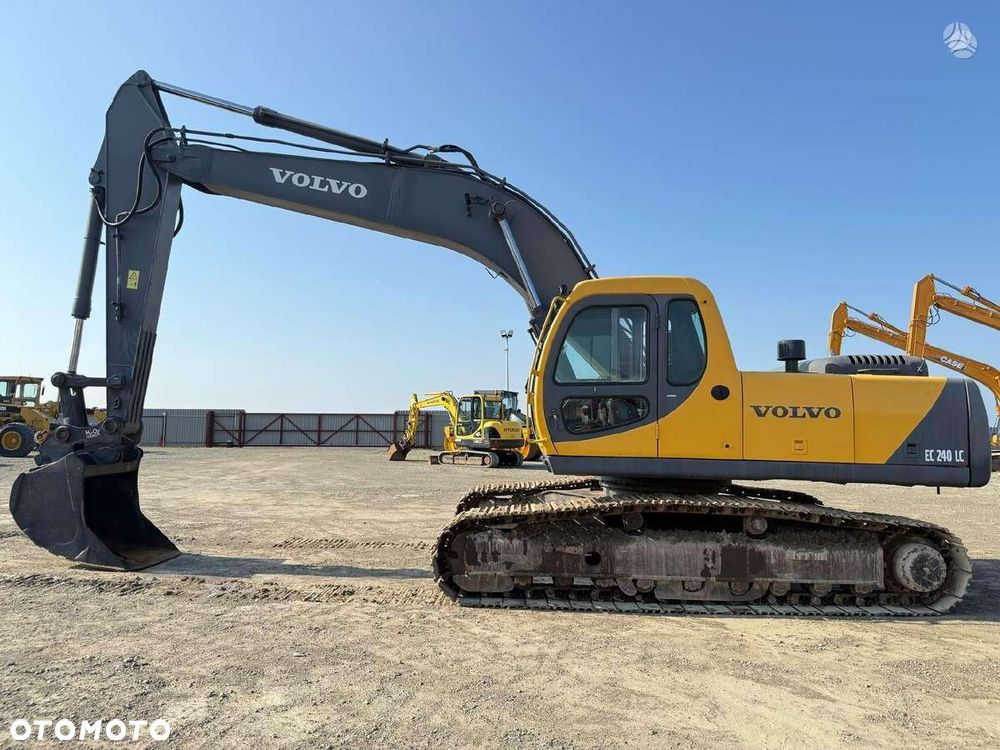 Volvo EC 240 LC - 3