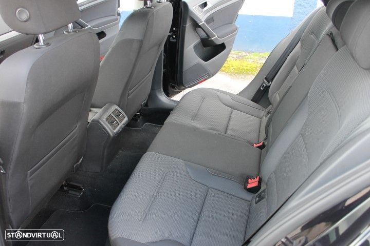 VW Golf Variant 1.6 TDi Confortline - 17