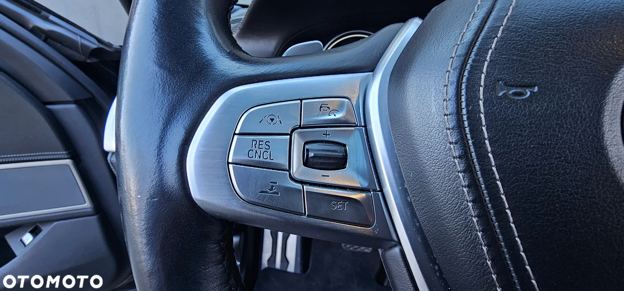 BMW Seria 7 750i xDrive - 23