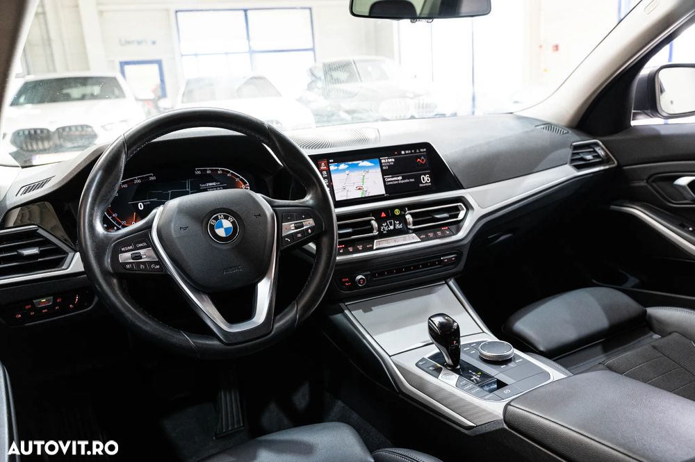 BMW Seria 3 318d Aut. Luxury Line - 31