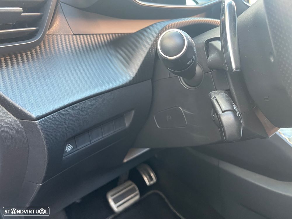 Peugeot 2008 1.2 PureTech GT Pack EAT8 - 14