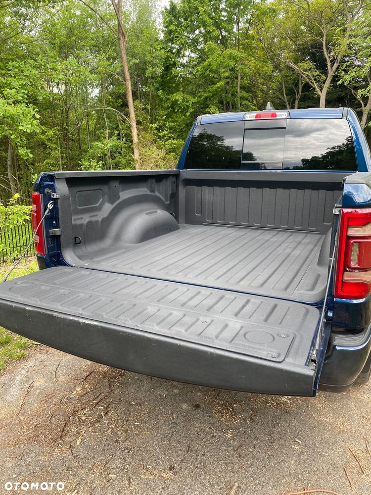 Dodge RAM - 8