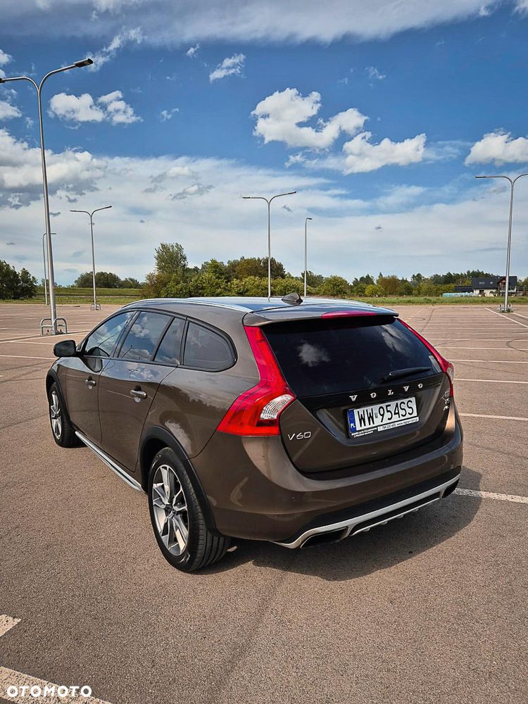 Volvo V60 Cross Country T5 AWD Momentum - 11
