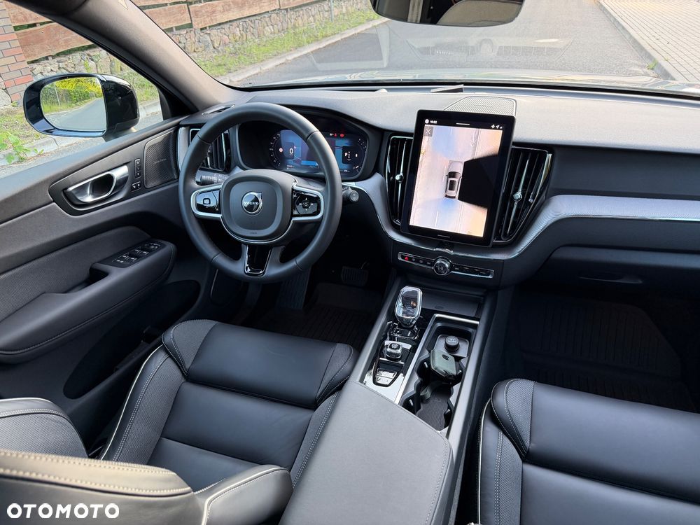 Volvo XC 60 B5 B AWD Plus Black Edition - 18