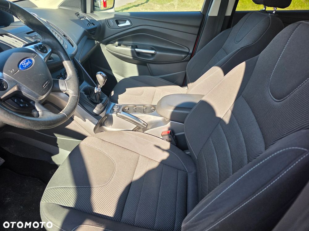 Ford Kuga 1.5 EcoBoost 2x4 Individual - 10