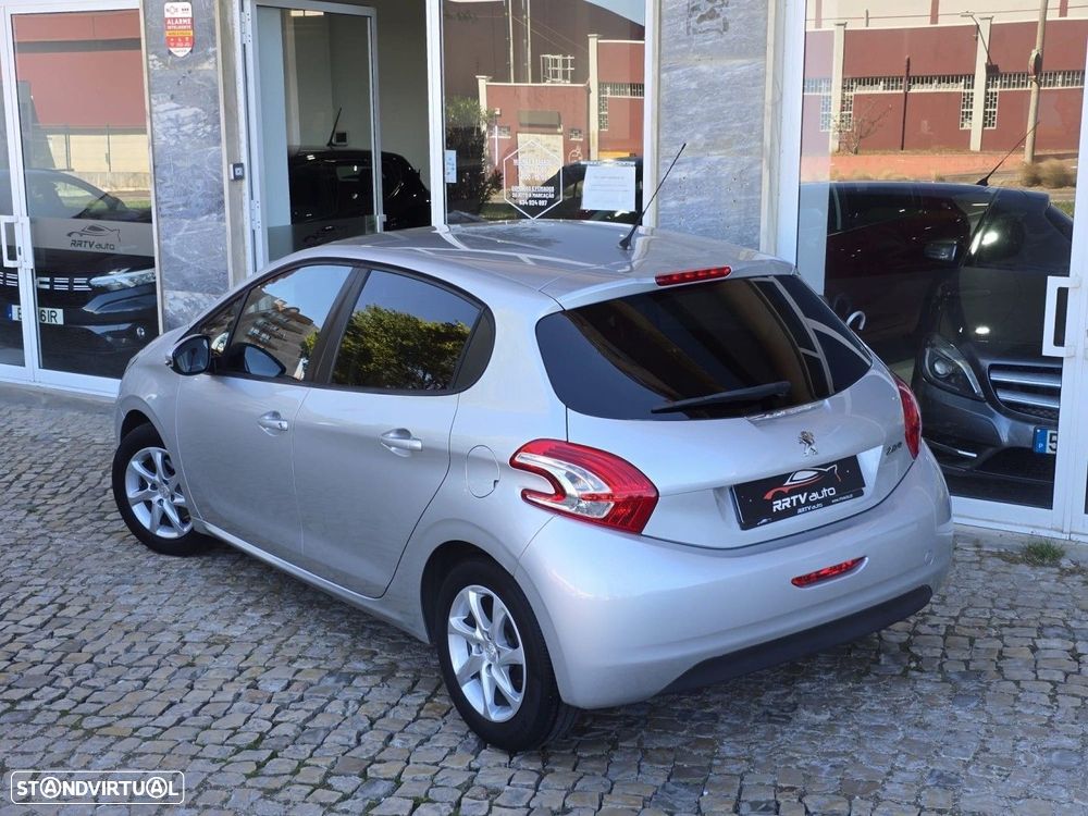Peugeot 208 1.4 HDi Active - 2