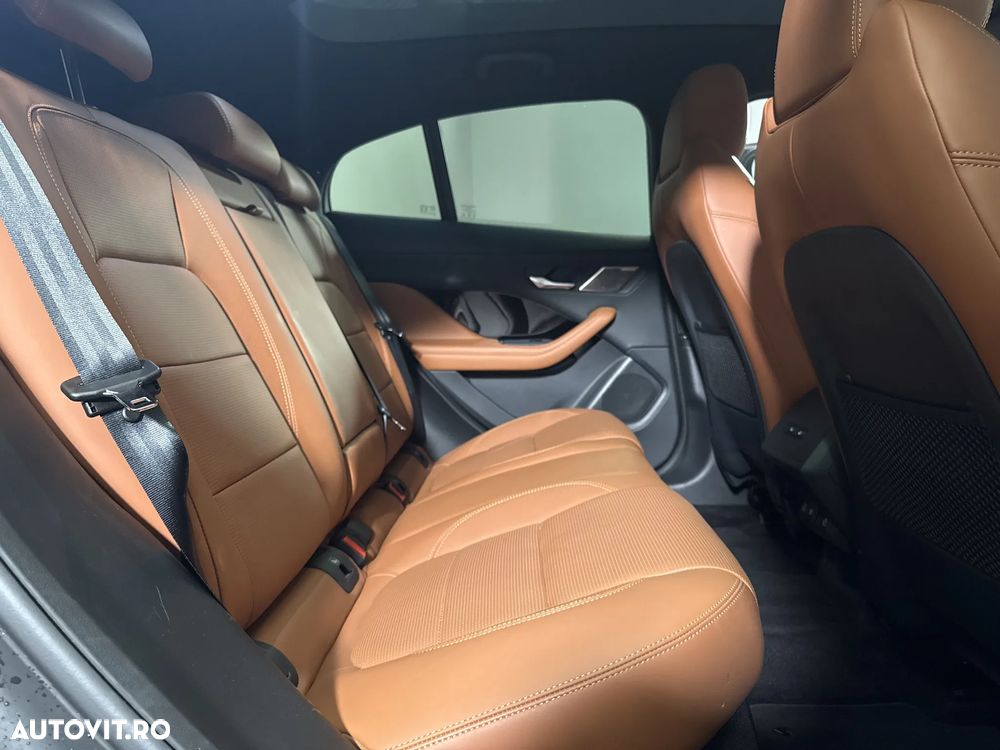 Jaguar I-Pace - 13