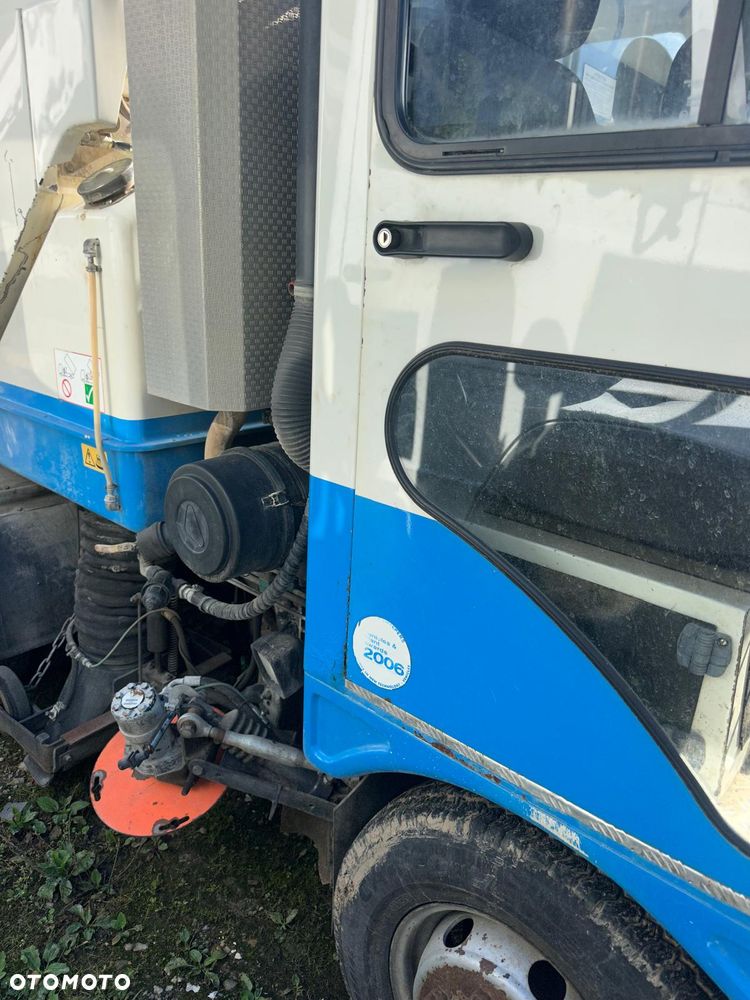 Inny Zamiatarka uliczna Myjka Odkurzacz Pojazd Komunalny 4x2 Scarab Sweepers - 8