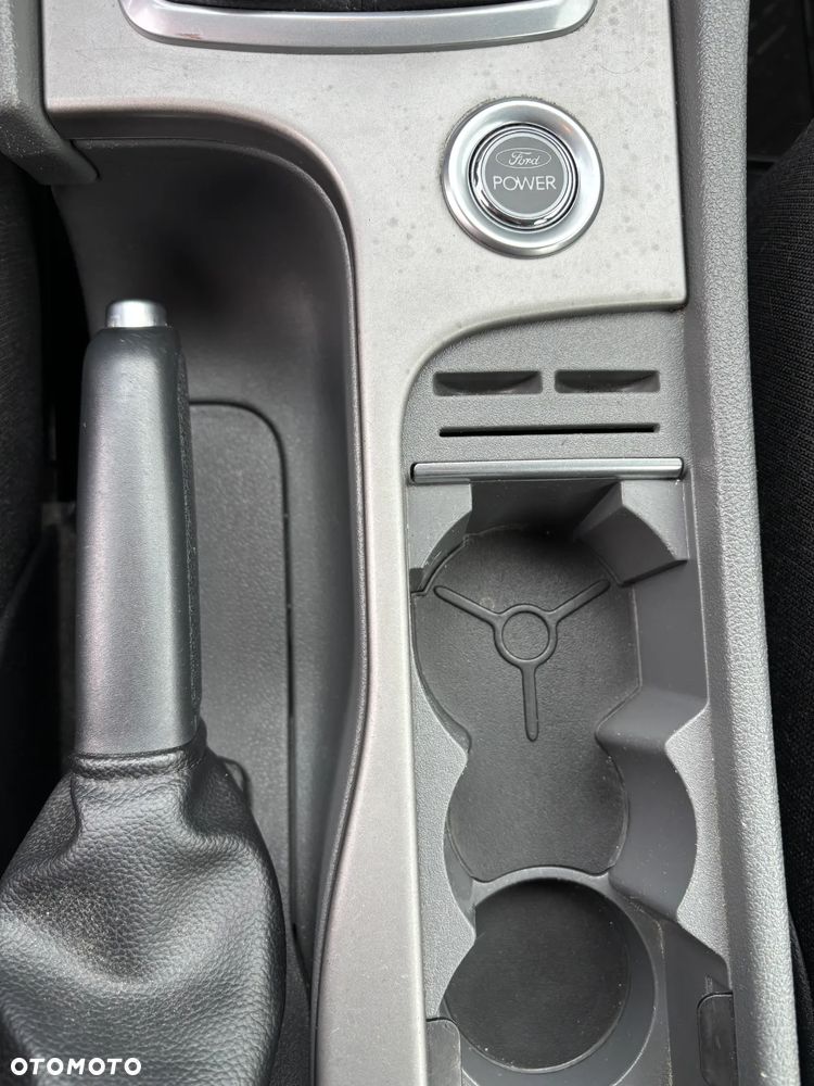 Ford Focus 1.8 Sport - 19