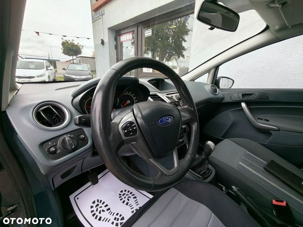 Ford Fiesta - 9