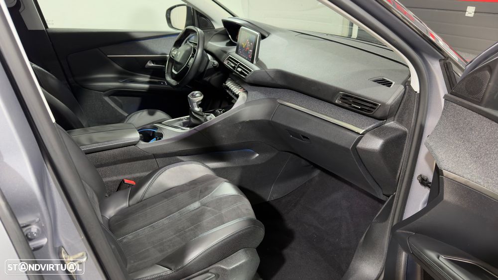 Peugeot 3008 PureTech 130 Stop & Start GPF Crossway - 16