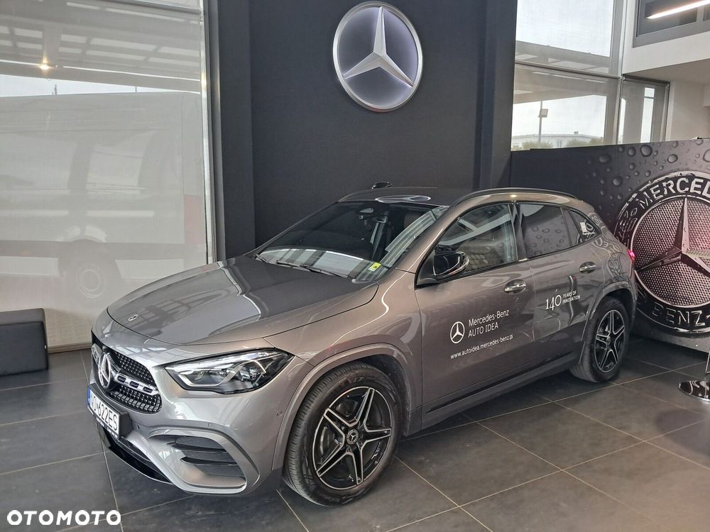Mercedes-Benz GLA - 12