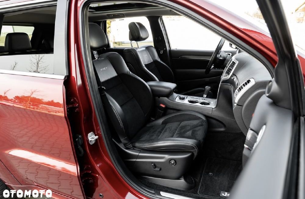 Jeep Grand Cherokee SRT8 - 23