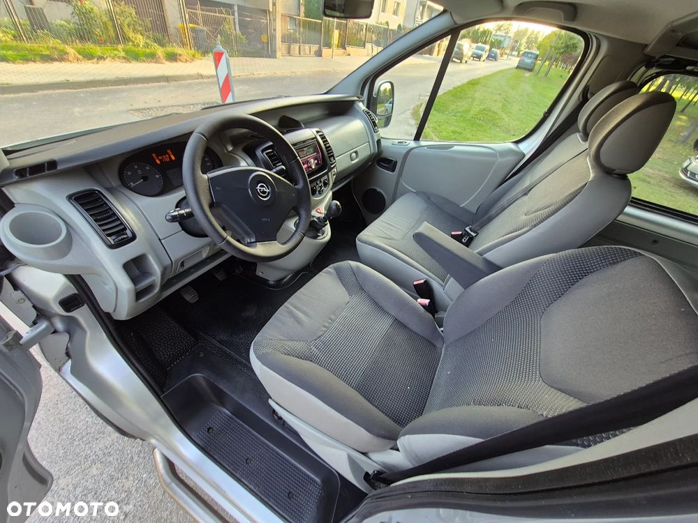 Opel Vivaro - 25