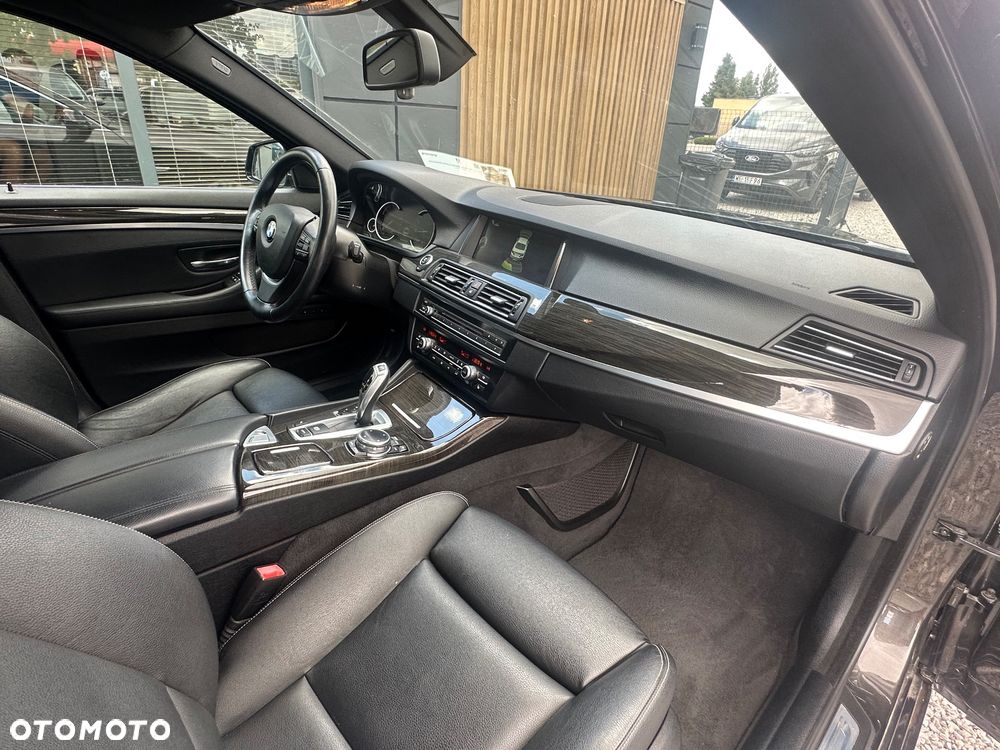 BMW Seria 5 520i Luxury Line - 38