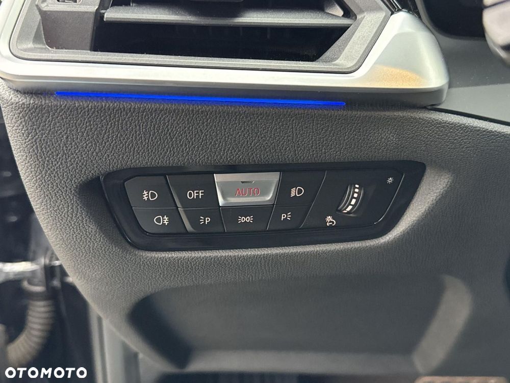BMW Seria 3 318i Sport Line - 19