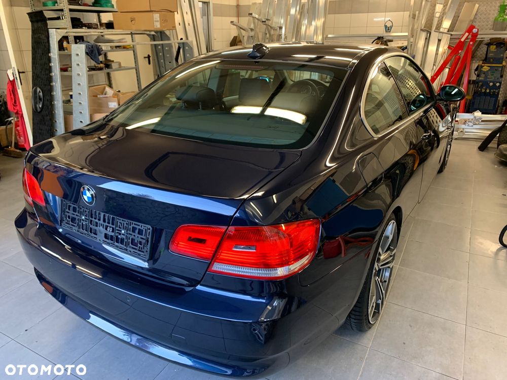 BMW Seria 3 325i - 2