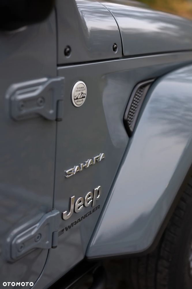 Jeep Wrangler - 8