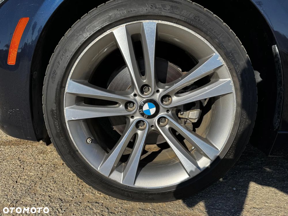 BMW Seria 3 330i Sport Line sport - 24