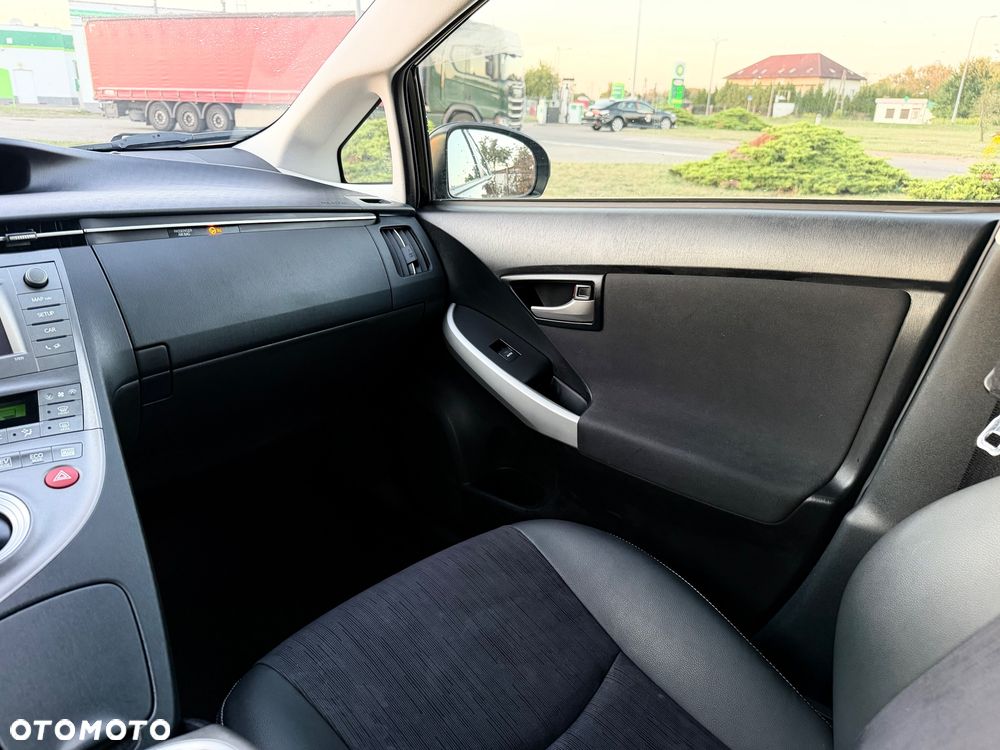 Toyota Prius 1.8 HSD Life - 15