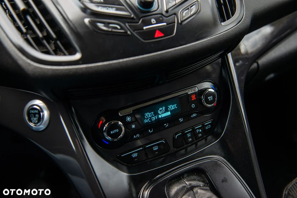 Ford Kuga 2.0 TDCi 4x4 Titanium - 37