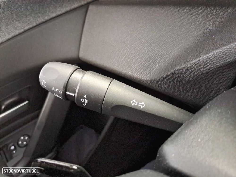 Peugeot 408 1.2 Hybrid Allure e-DCS6 - 14