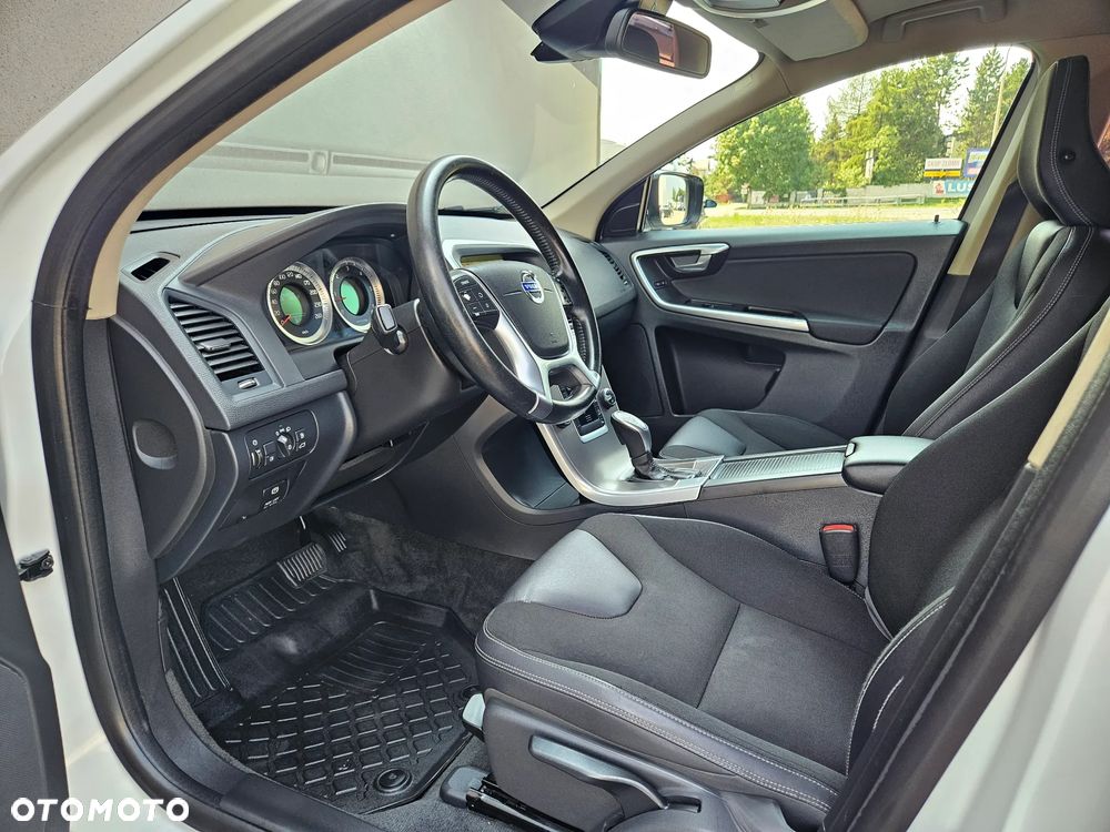 Volvo XC 60 D5 AWD Summum - 28