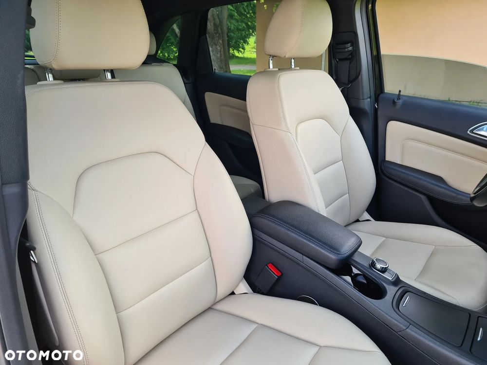 Mercedes-Benz Klasa B 250 7G-DCT AMG Line - 39