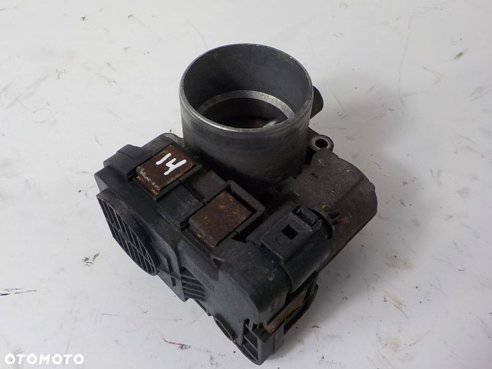 VOLKSWAGEN GOLF V 1.6 FSI PRZEPUSTNICA 03C133062A - 1