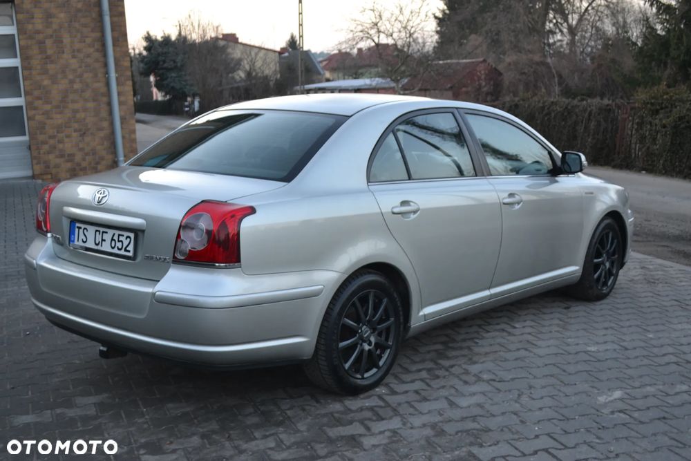 Toyota Avensis 2.0 VVT-i Executive - 16