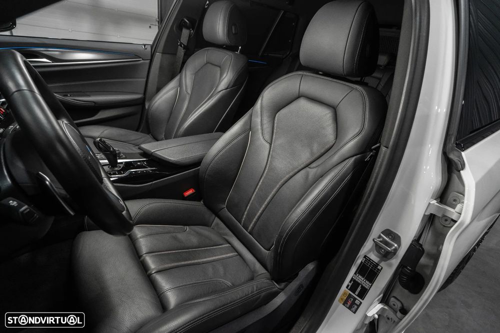 BMW 530 e Pack Desportivo M - 22