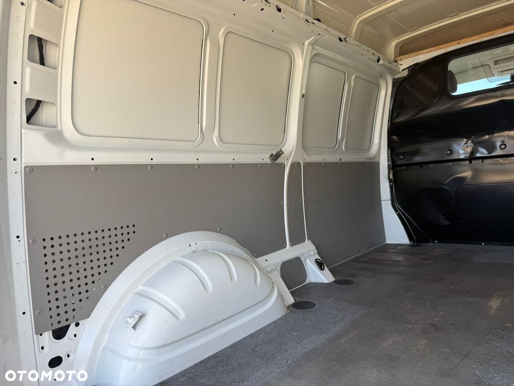 Volkswagen T6.1 - 10