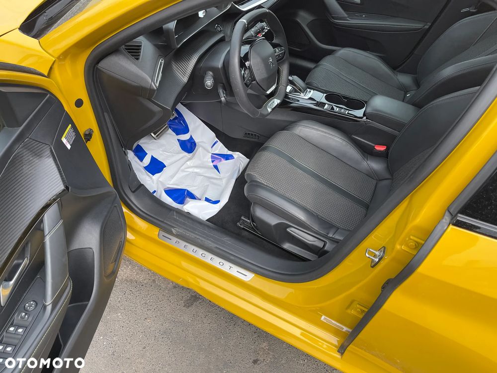 Peugeot 208 GT Line - 28