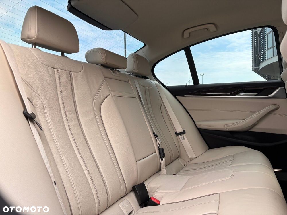 BMW Seria 5 520d xDrive Luxury Line - 25