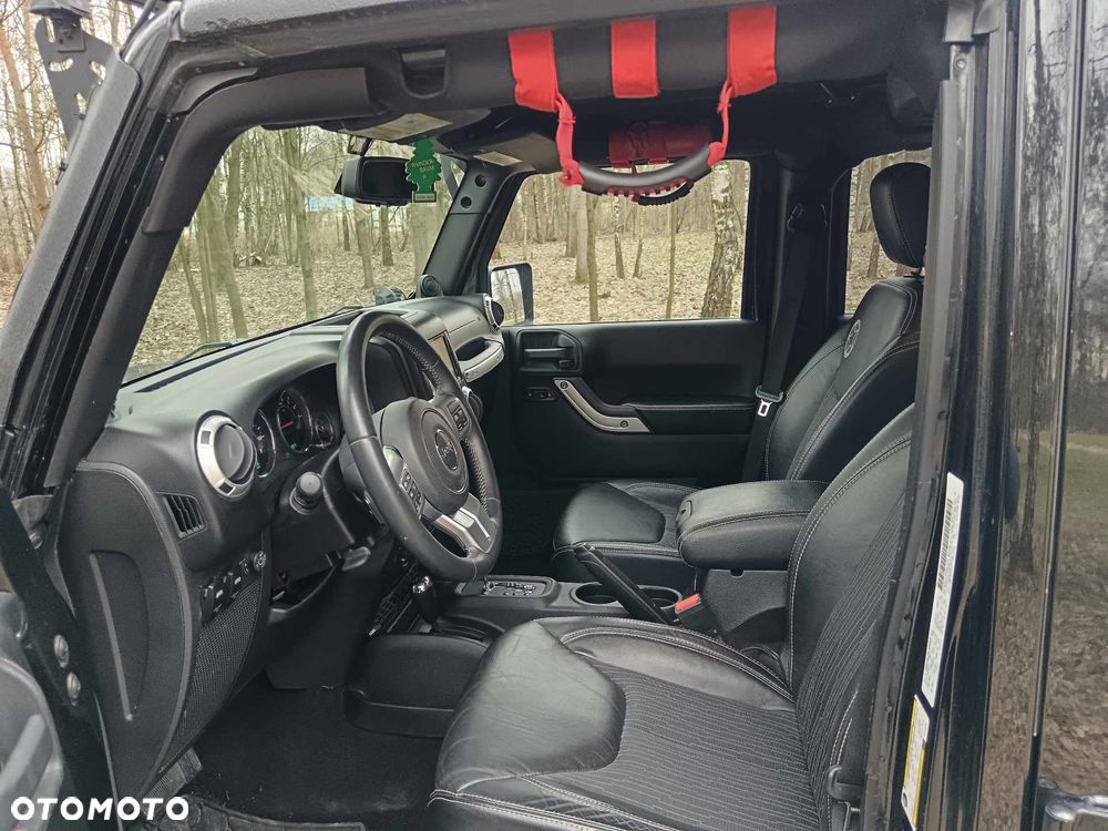 Jeep Wrangler - 11